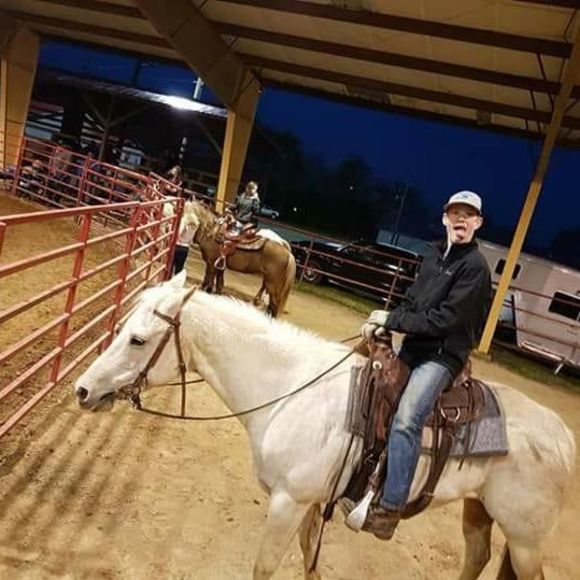 Meet your Posher, Tristin - Picture 1 of 1